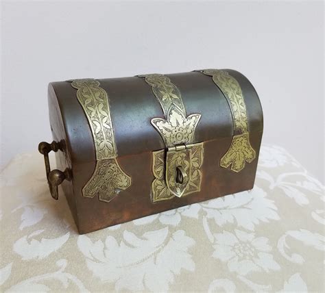 Metal Treasure Chest Box 